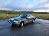 Mercedes-Benz Mercedes 200E Olttimer Limousine - gebrauchte Mercedes-Benz 200 aus dem Jahr 1991
