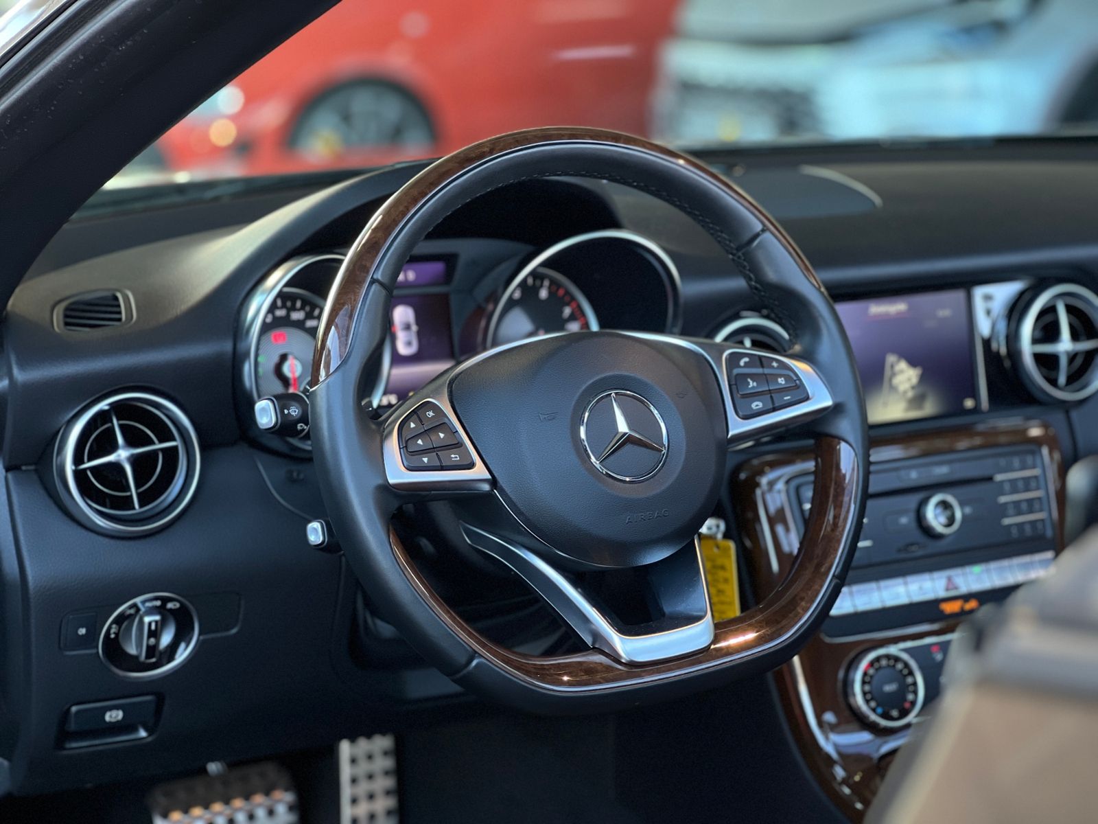Fahrzeugabbildung Mercedes-Benz SLC 200 LED LEDER NAV SHZ PDC 18"