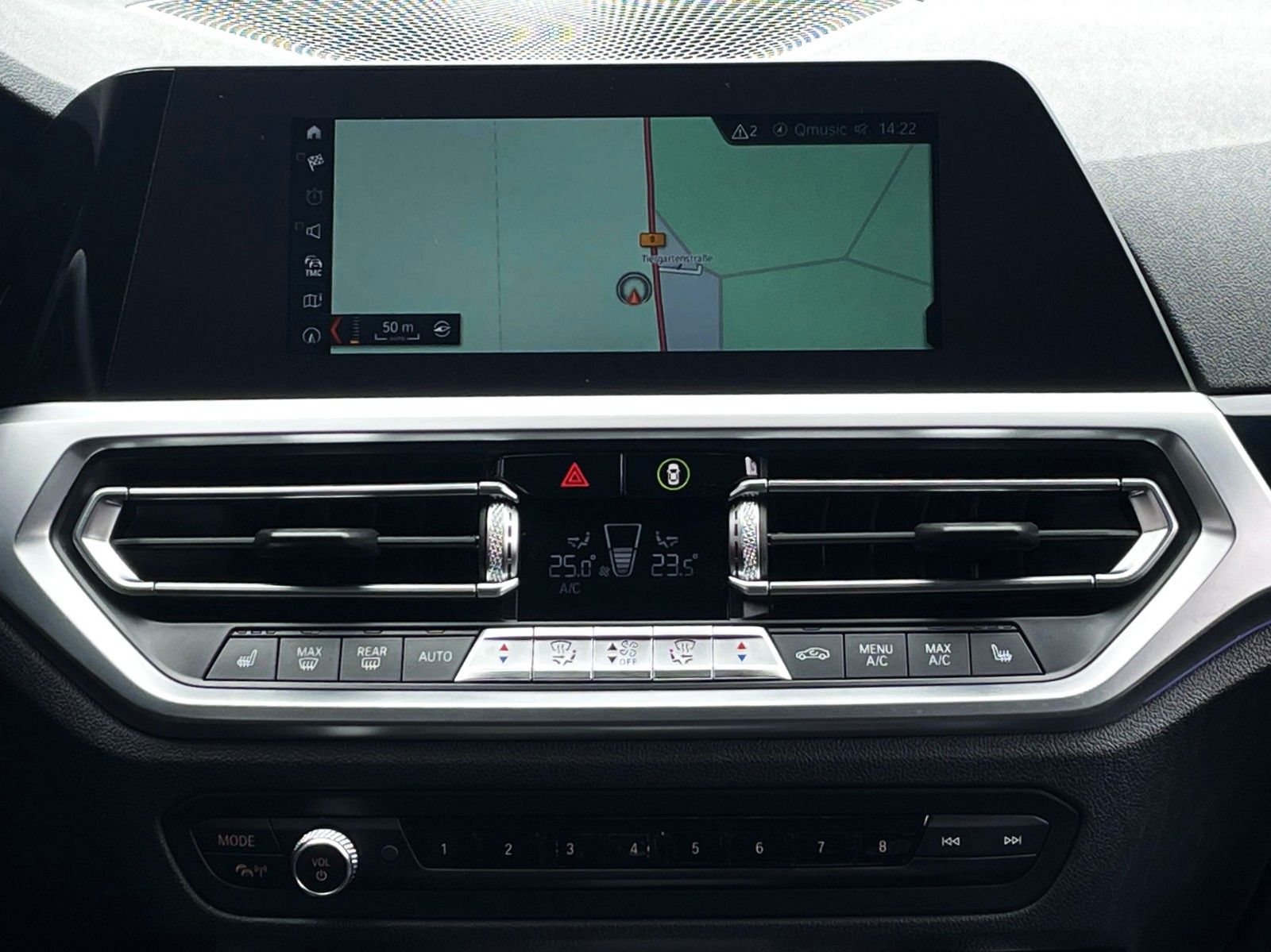 Fahrzeugabbildung BMW 320d M SPORT SAG tLEDER NAVI HiFi LIVE COCPIT+