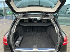 Fahrzeugabbildung Mercedes-Benz C 220d T 4Matic Autom. Night LED Comand Kamera