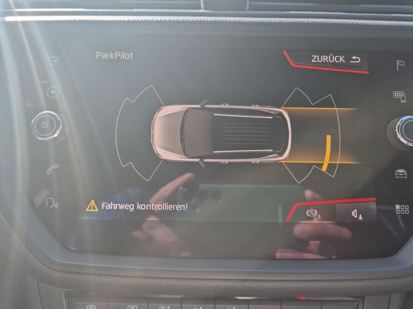 Fahrzeugabbildung SEAT Arona 1.0 TSI Navi Dig. Cockpit Soundsystem ACC