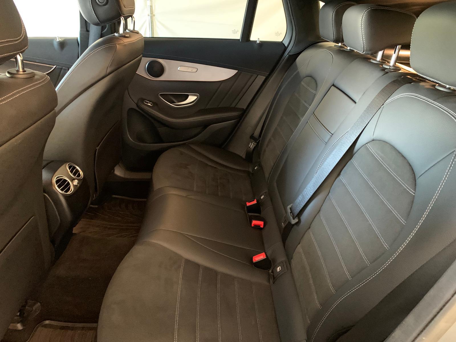 Mercedes-Benz EQC 400 4M 2xAMG Line Widescr Glasdach Multibeam