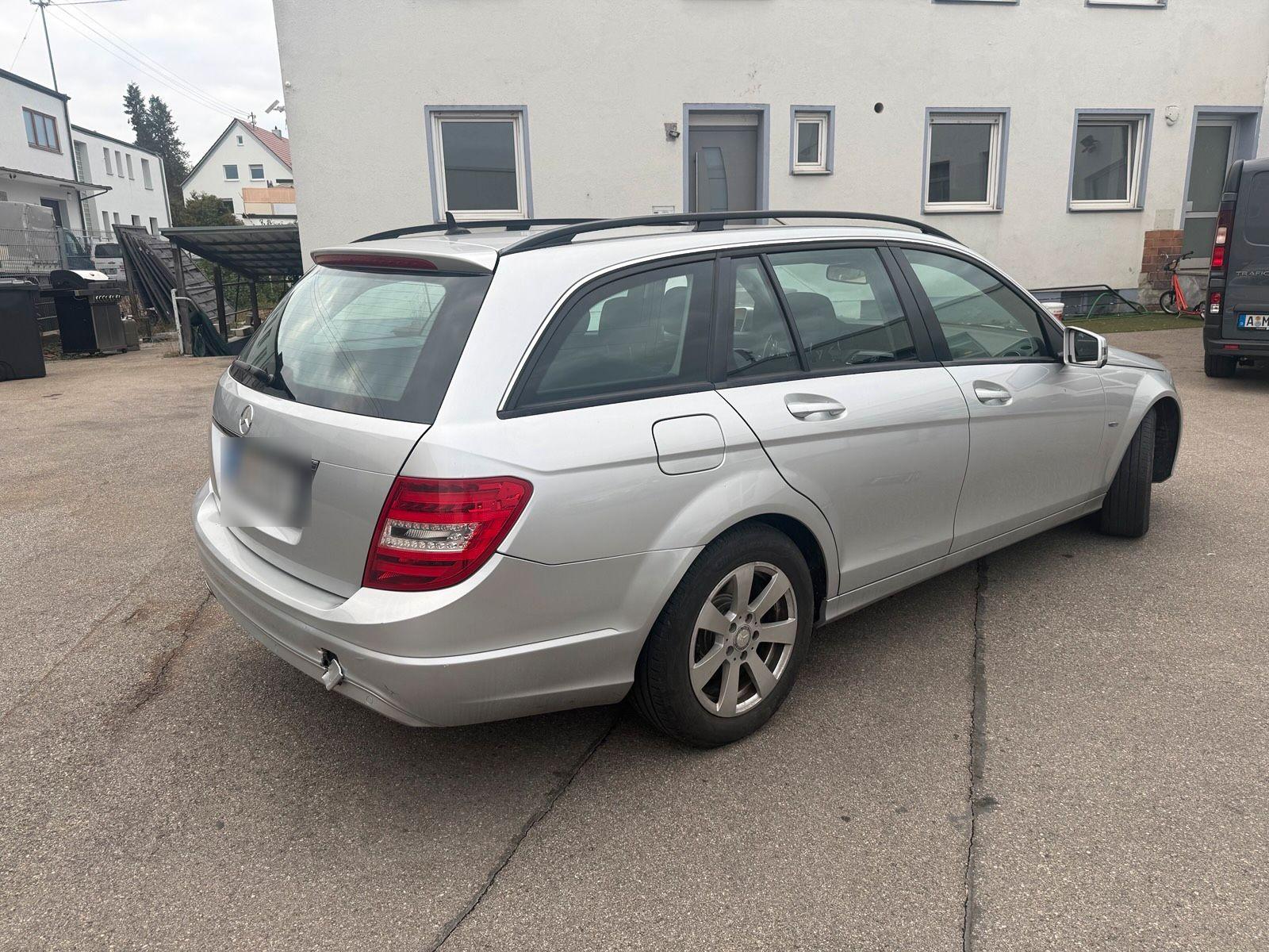 Mercedes-Benz C220 2011 — photo 7