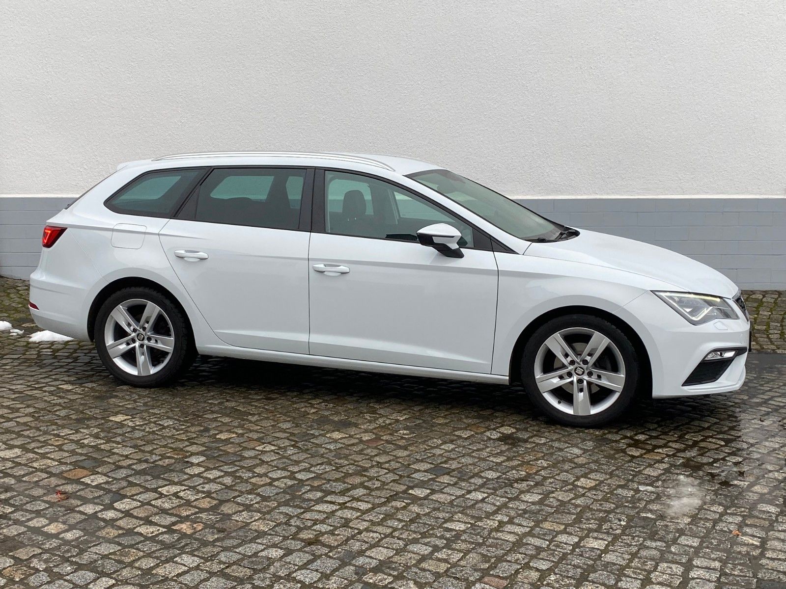 Fahrzeugabbildung SEAT Leon ST FR 1,5 TSI *Standheizung