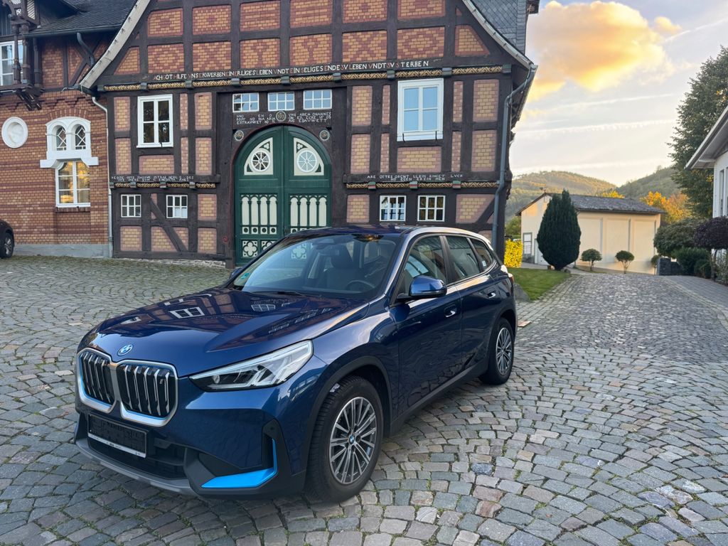 Image of BMW iX1