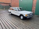 Mercedes-Benz Mercedes Benz 300TD s123 w123 T-Modell - Mercedes-Benz 300: W123