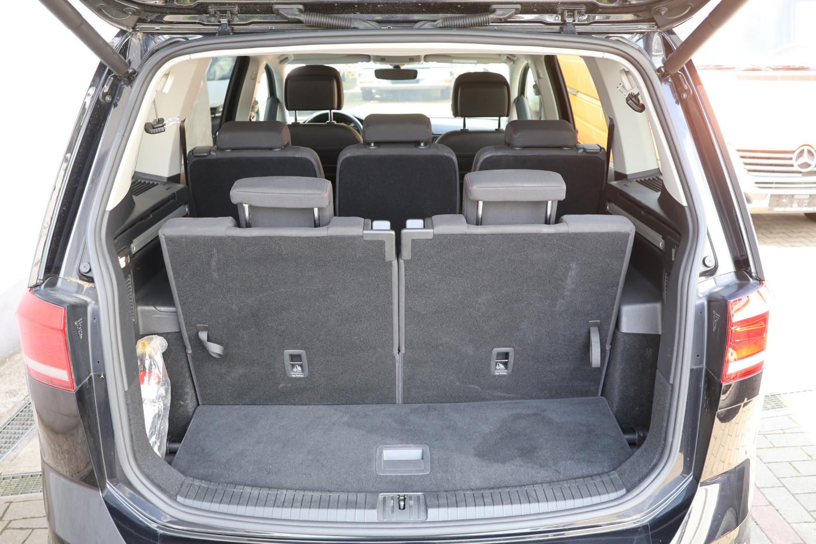 Volkswagen Touran Sound BMT ACC 7Sitze Navi TÜV Neu