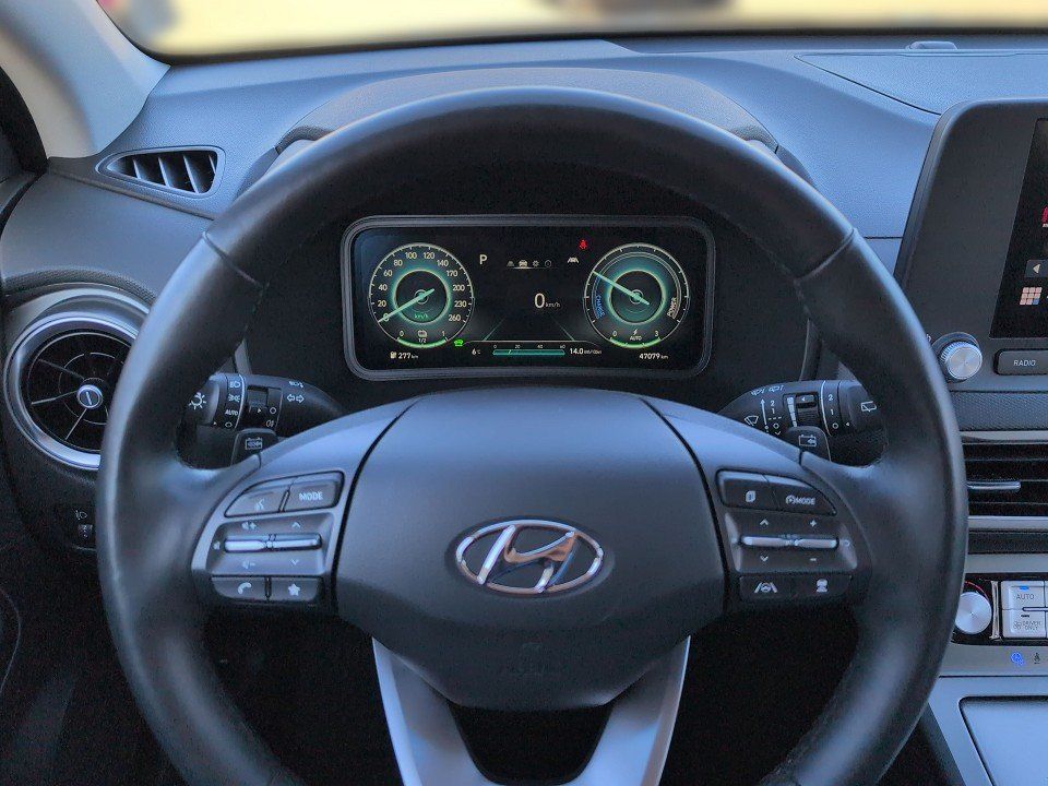 Fahrzeugabbildung Hyundai KONA EV 39kWh SELECT EFFI-P GAR-3/2031 SOH-96,7%