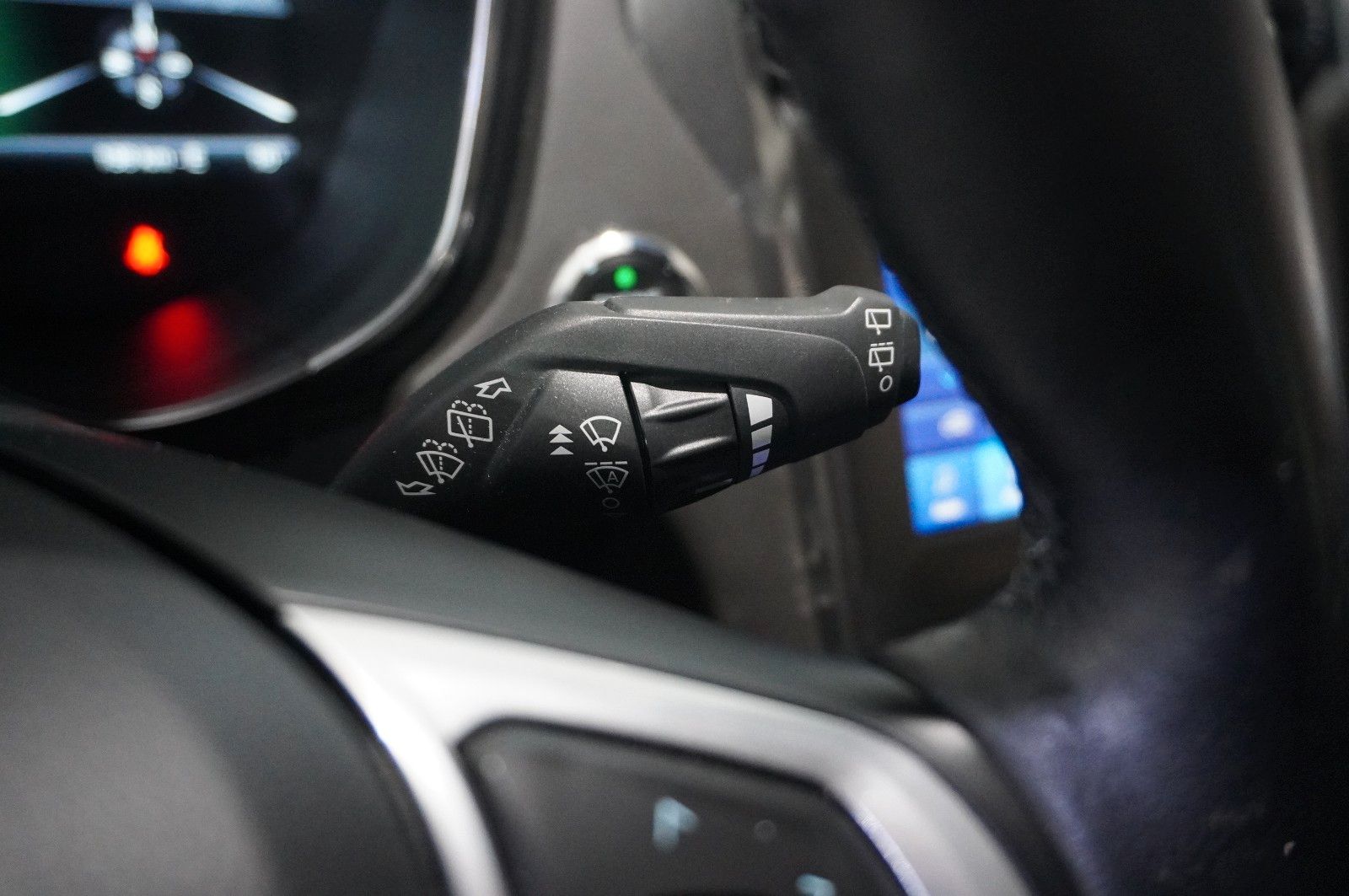 Fahrzeugabbildung Ford Mondeo Turnier 2.0 TITANIUM NAVI/LED/SPORT/DAB+