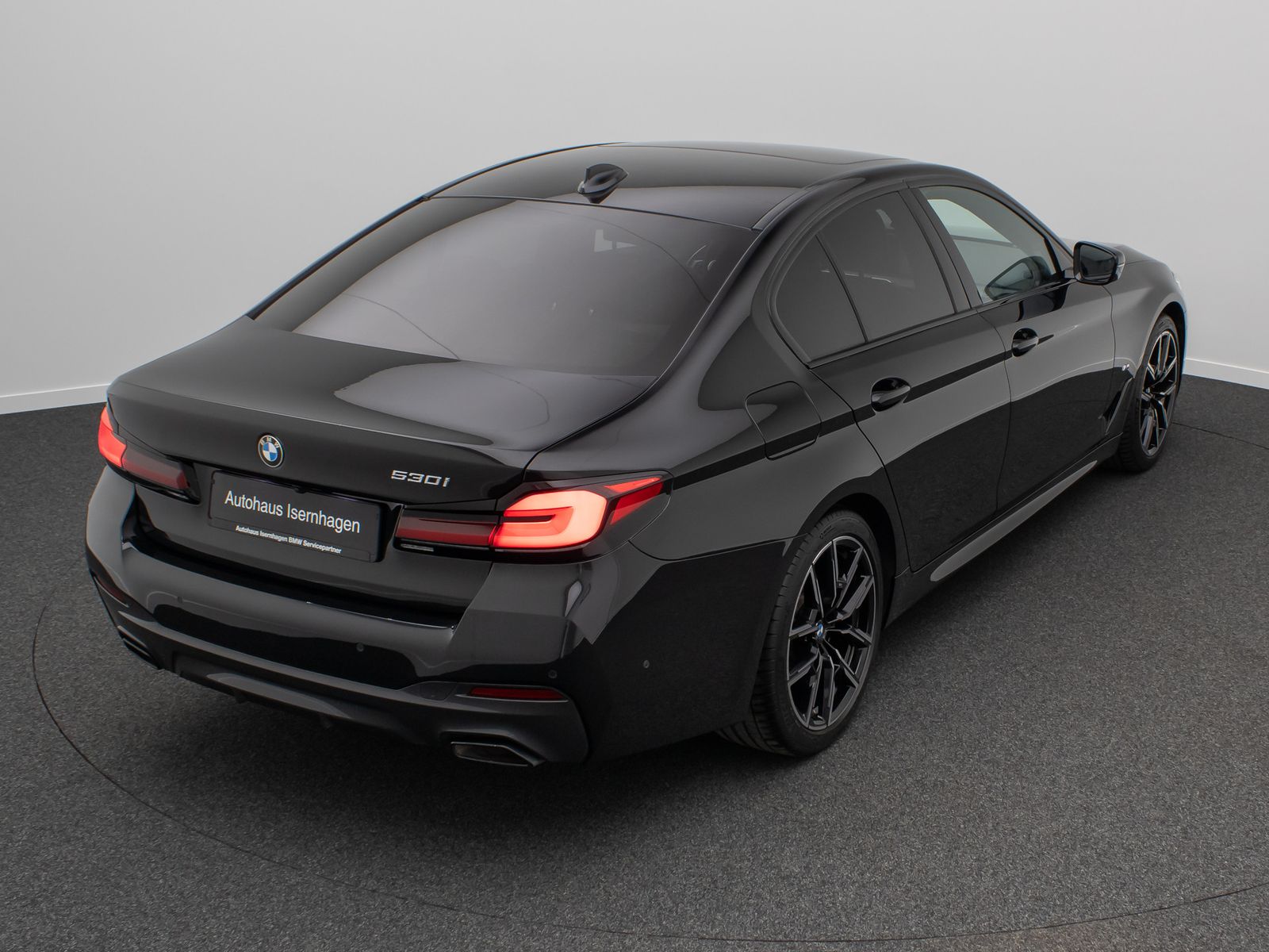 Fahrzeugabbildung BMW 530i M Sport Glasdach Kamera Laser HUD DAB H/K