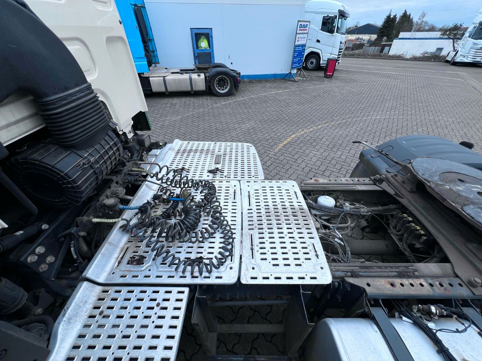 Fahrzeugabbildung DAF CF 450 FT SC, Intarder