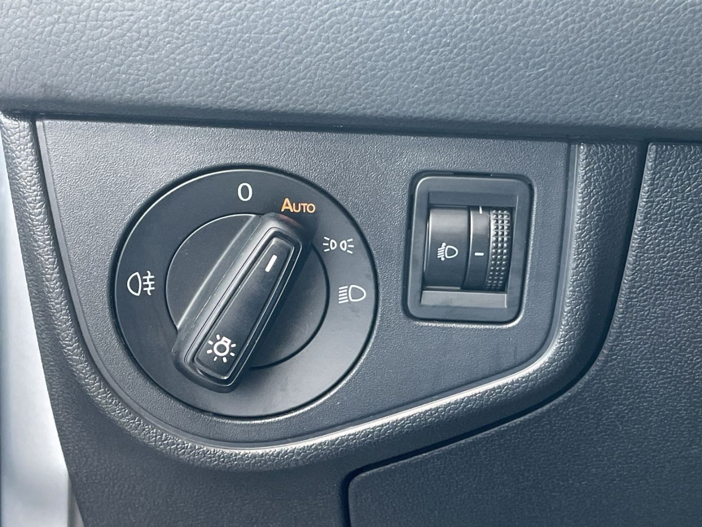 Polo 1.0 TSI DSG Active Kamera/Keyless/Navi/LED/