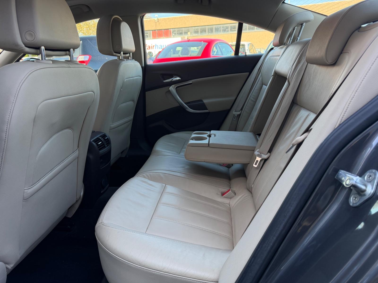 Opel Insignia A Lim. Cosmo 4x4 OPC Line Aut. Leder