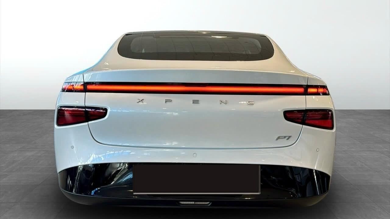 XPENG P7
