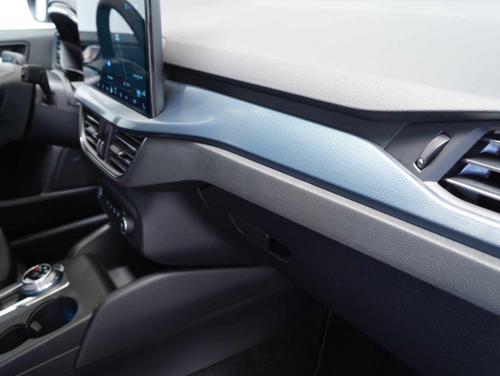 Fahrzeugabbildung Ford Focus Turnier 1.5 EcoBlue Active LED/ACC/AHK