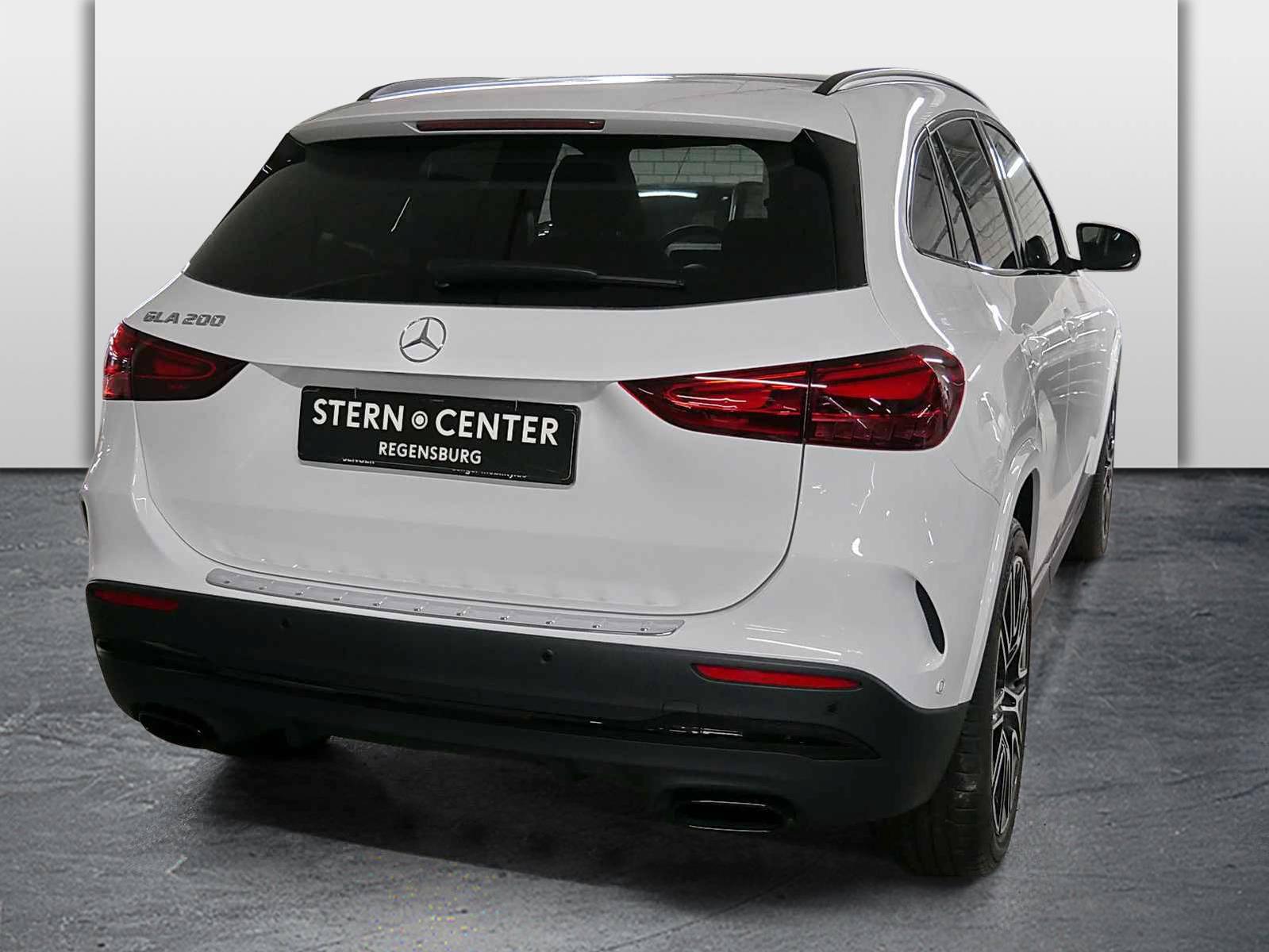 Mercedes-Benz GLA 200 AMG SPECIAL EDITION+DIST+PANO+AHK+NIGHT+