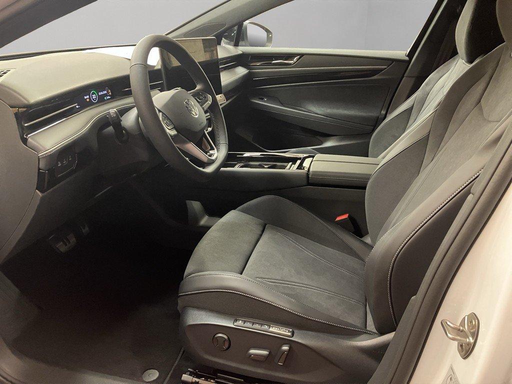 Volkswagen ID.7 Tourer Pro 210 kW Matrix ACC 360° AHK Navi