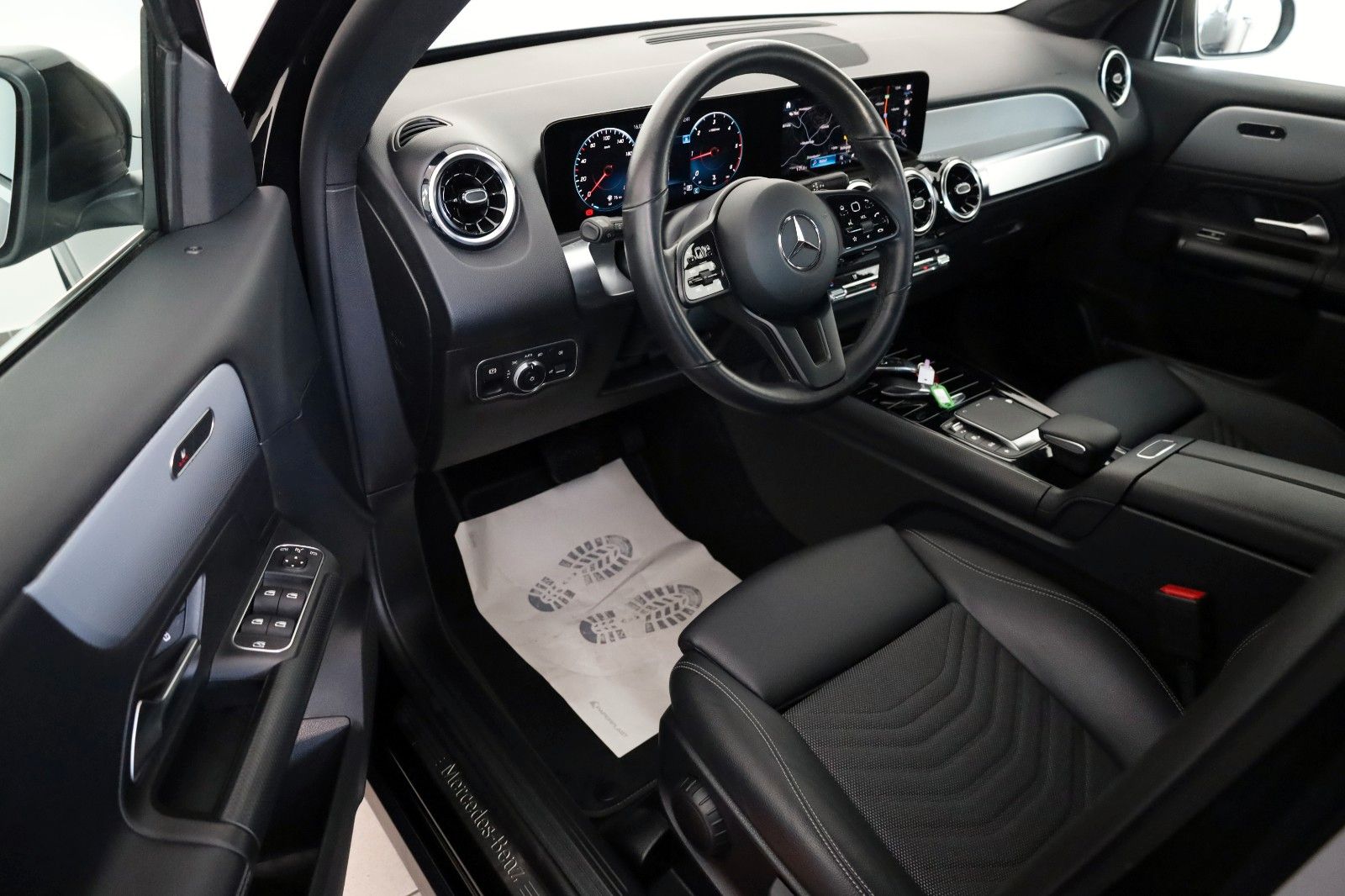 Fahrzeugabbildung Mercedes-Benz GLB 200d Style T.Leder,Navi,LED,SH,Park Paket