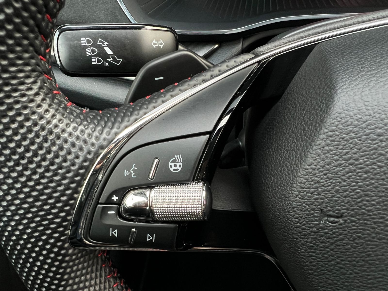 Fahrzeugabbildung SKODA Octavia Combi RS 2.0 TDI DSG *AHK, LED, ACC, 18'