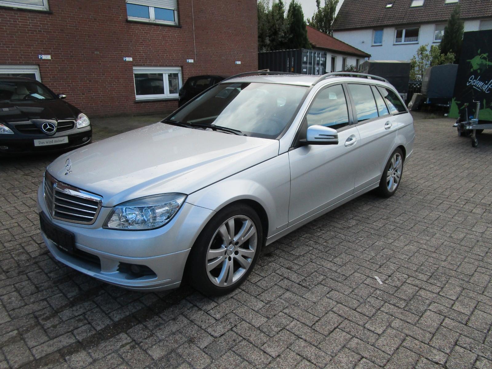 Mercedes-Benz C200 2008 — rear view