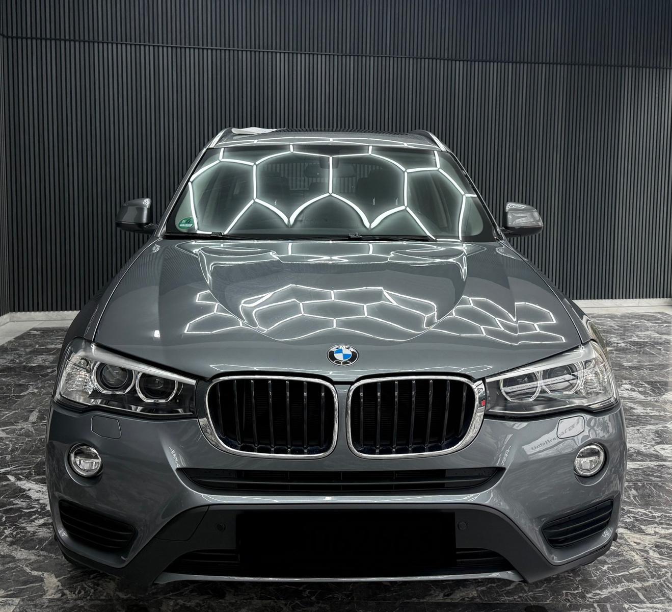 BMW X3 xDrive 20 d Automatik*Leder*Pano*Kamera*
