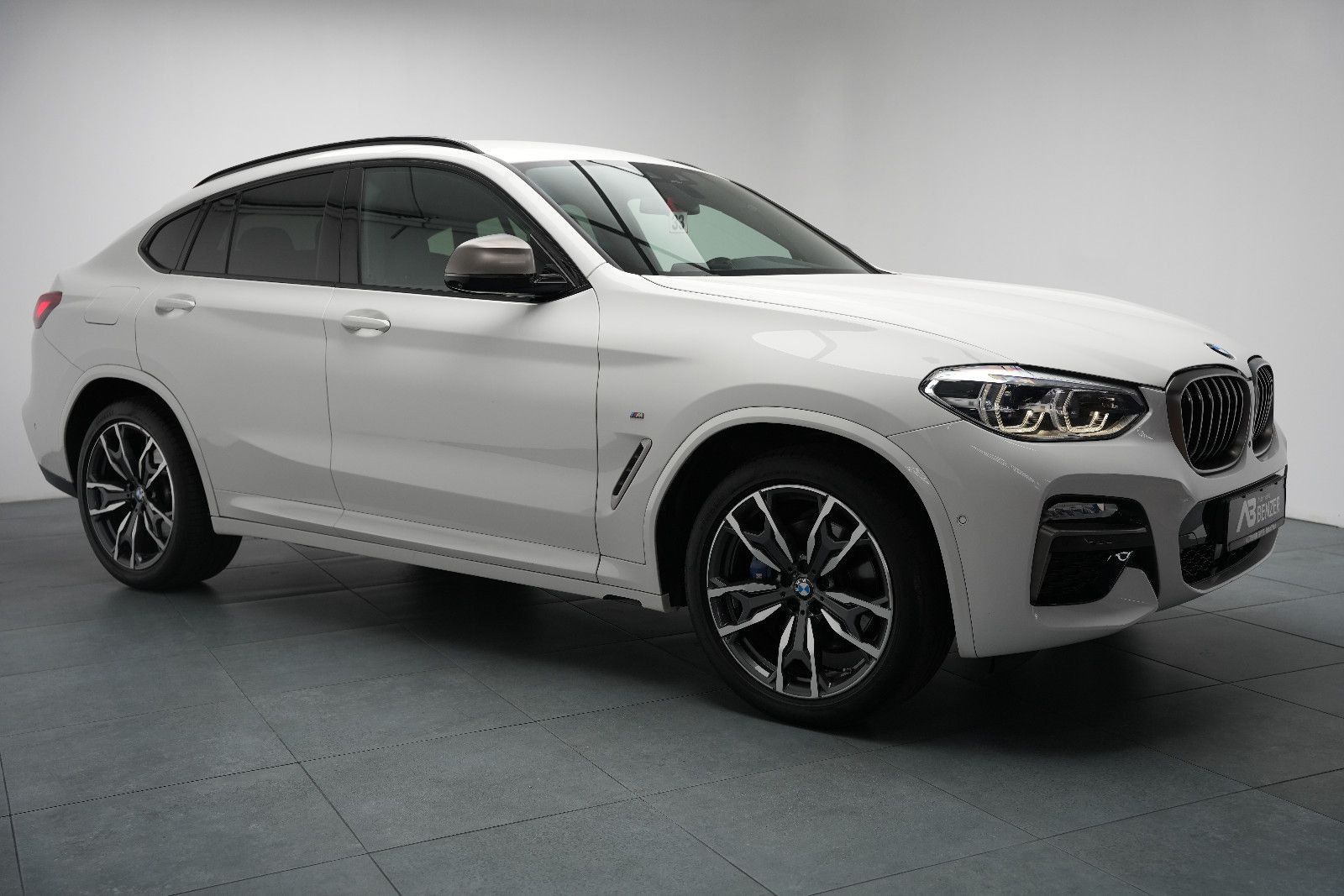 Fahrzeugabbildung BMW X4 M40 /HUD/LED/AHK/Leder/HUD/Ambiente/360°Cam/