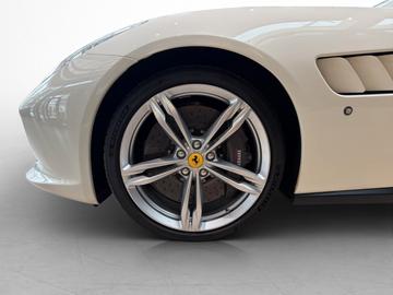 صورة 10 لـ 2019 Ferrari GTC4LUSSO