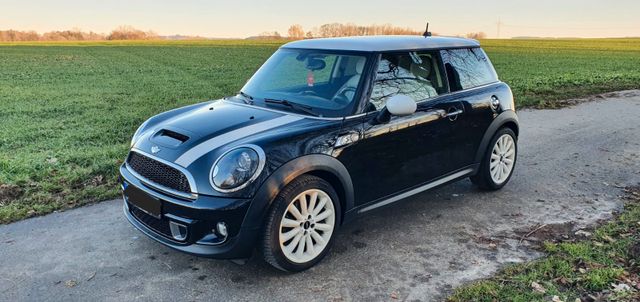 MINI Cooper S Bi-Xenon Navi Leder Tempo Alus Amb.Bel 