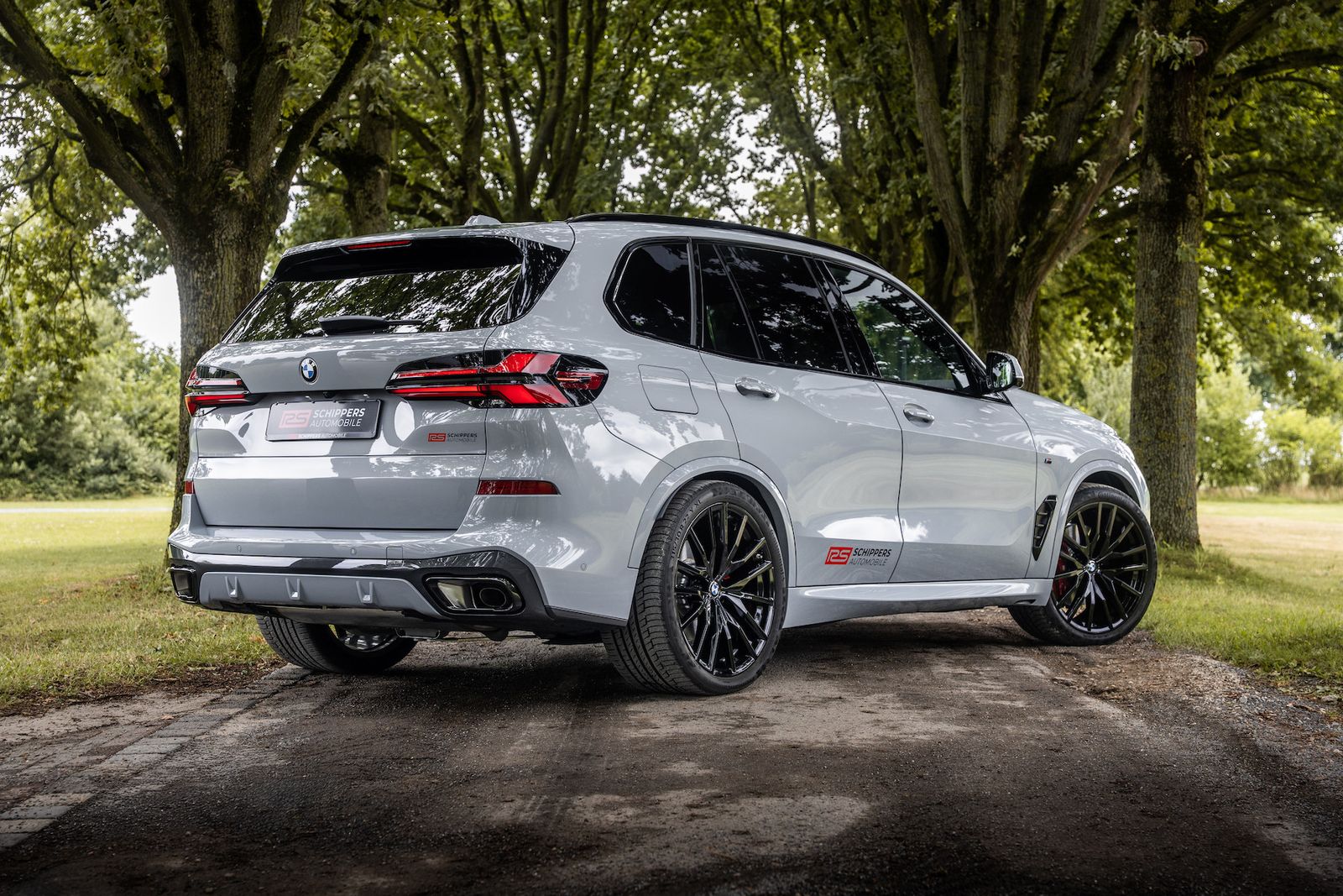Fahrzeugabbildung BMW X5 40d xDrive M-SPORT PRO|AHK|CARBON|LUFT|ICONIC