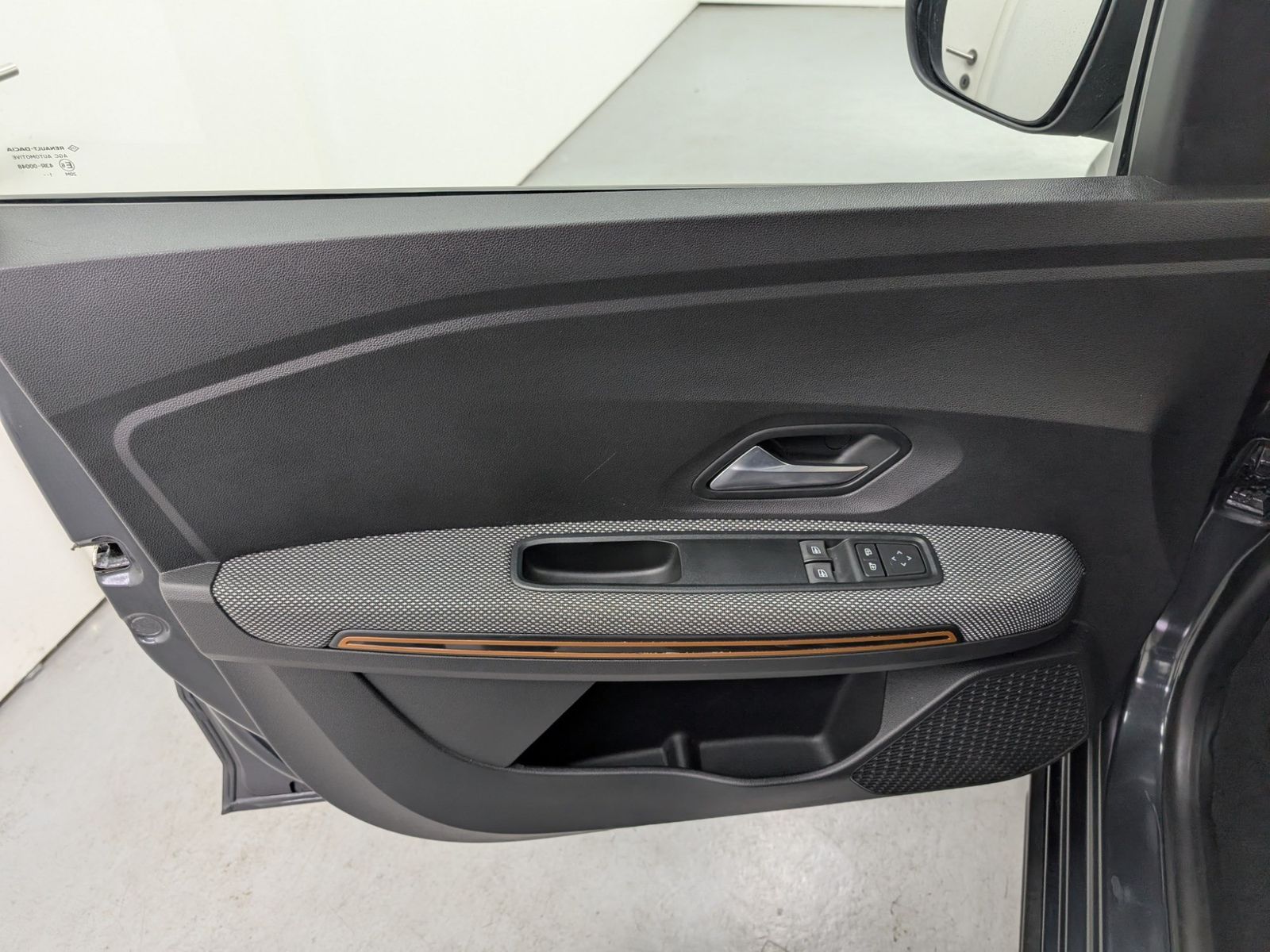 DACIA Sandero  Stepway TCe 90 Comfort Navi – Bild 28
