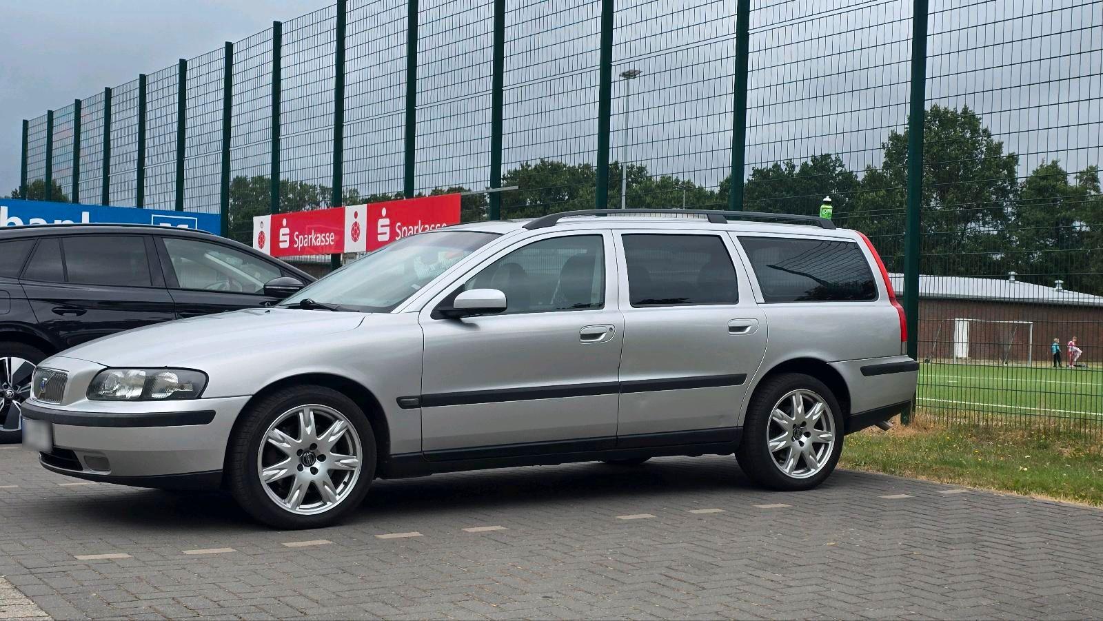 Volvo V70 2004 — салон