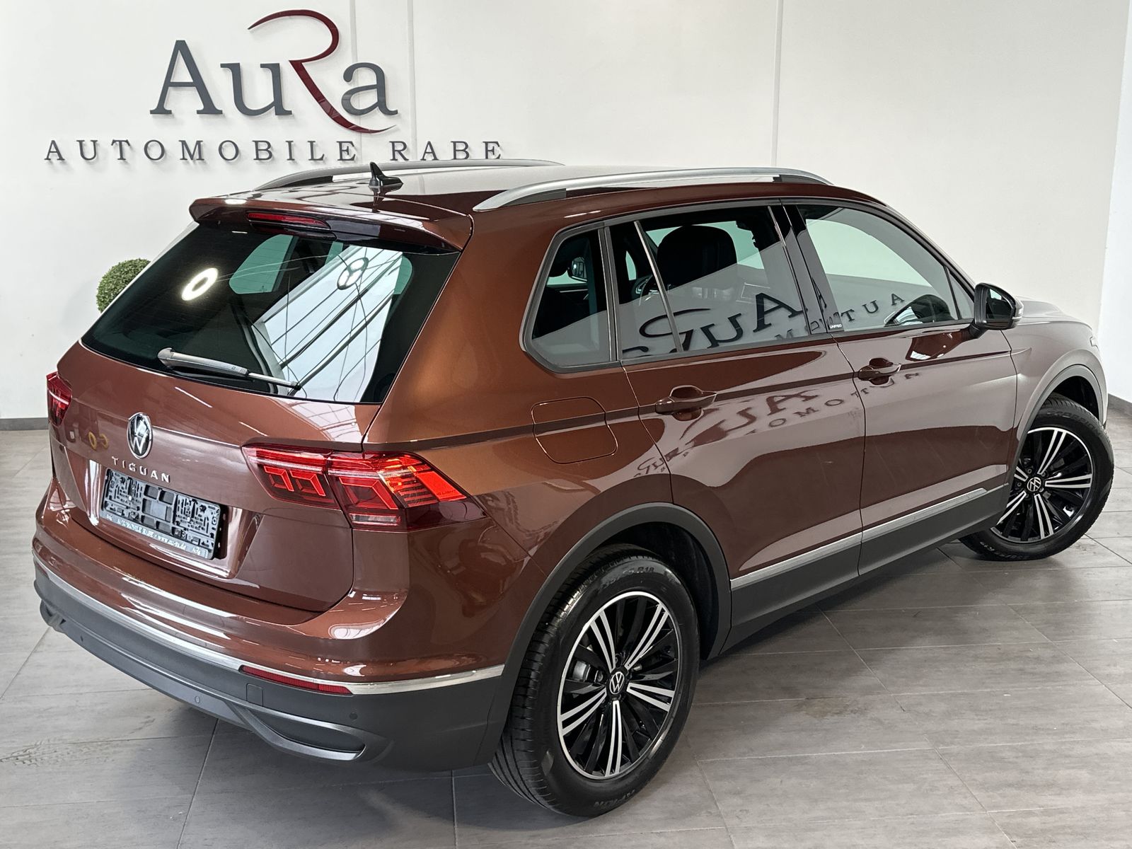 Fahrzeugabbildung Volkswagen Tiguan 2.0 TDI DSG United NAV+LED+ACC+KAM+VCOCK