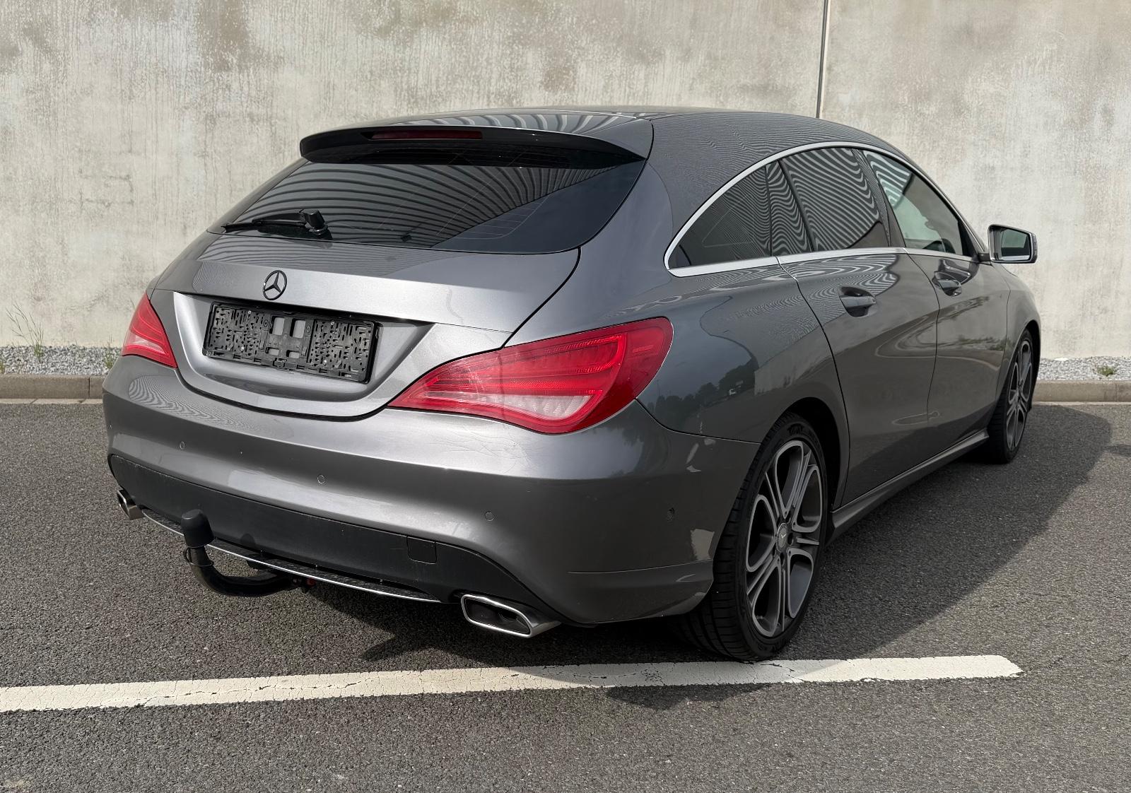 Mercedes-Benz CLA 180 Shooting Brake AMG Line
