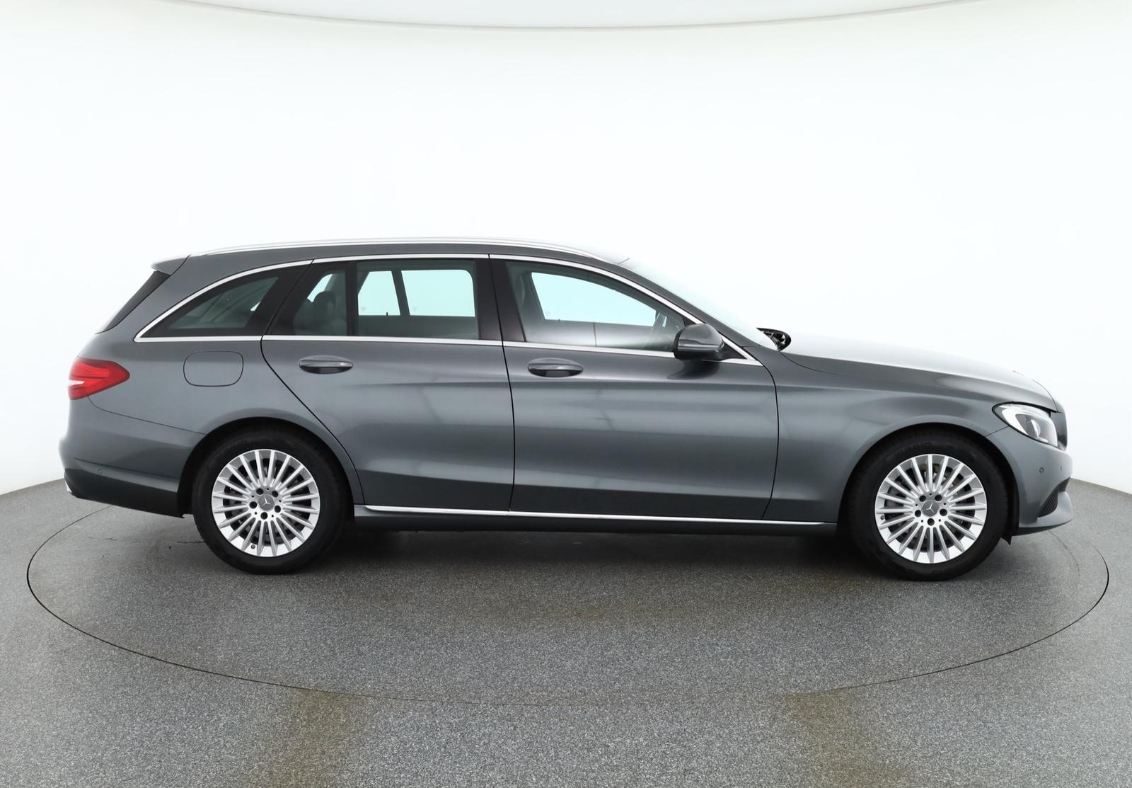 Mercedes-Benz C180 T CGI Avantgarde LED Navi Sitzheizung PDC