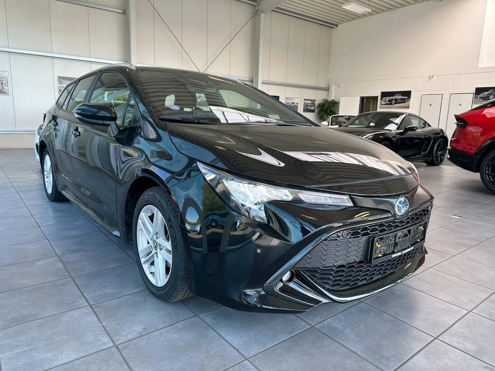 Fahrzeugabbildung Toyota Corolla Touring Sports Hybrid Basis