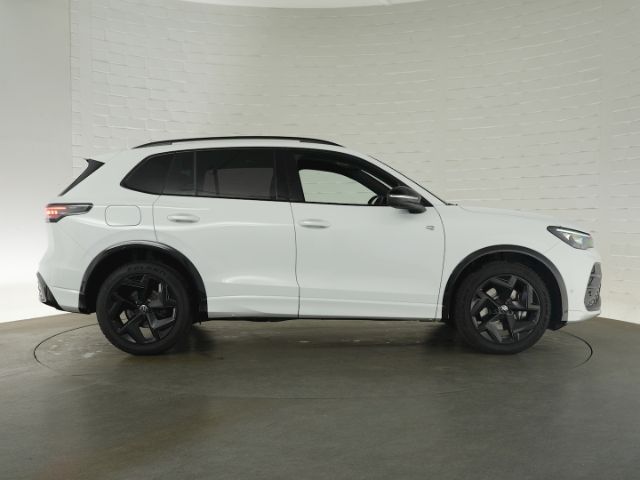 Tiguan R-LINE TDI DSG+AHK+NAVI+SCHIEBEDACH+LED M