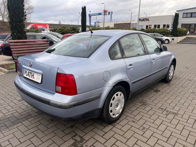 Volkswagen Passat  1.6 Export