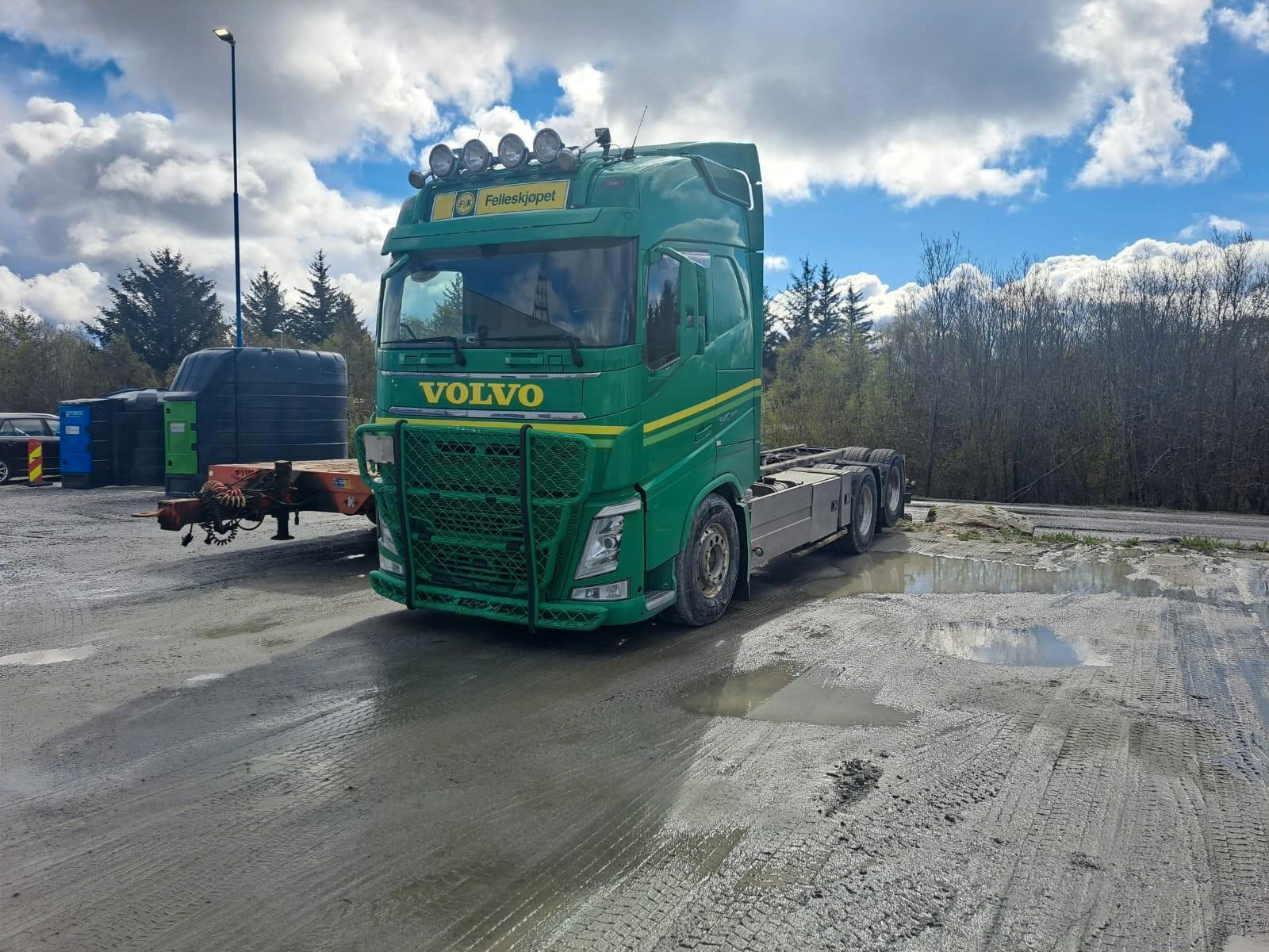 Volvo FH-540 6x4 BDF  with lifting tandem