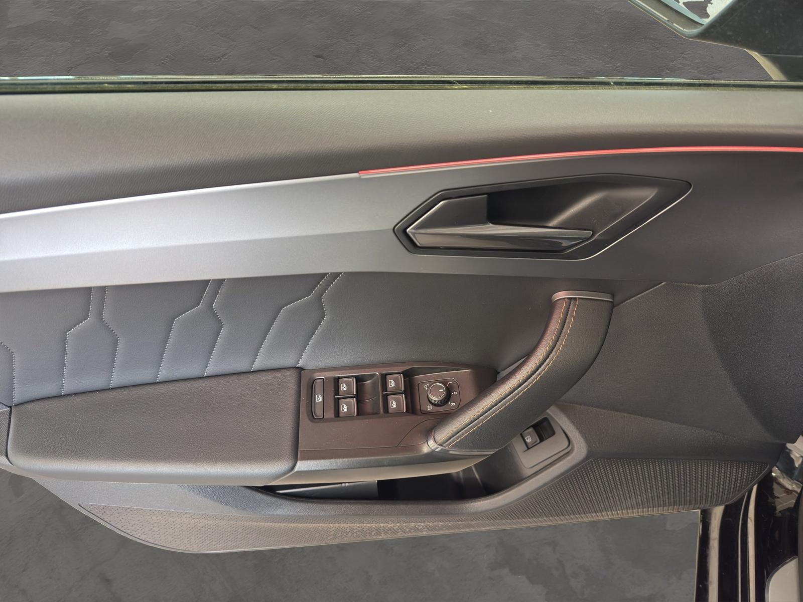 Cupra Leon 1.4 e-Hybrid DSG VZ LED NAVI 19-ALU KEYLESS