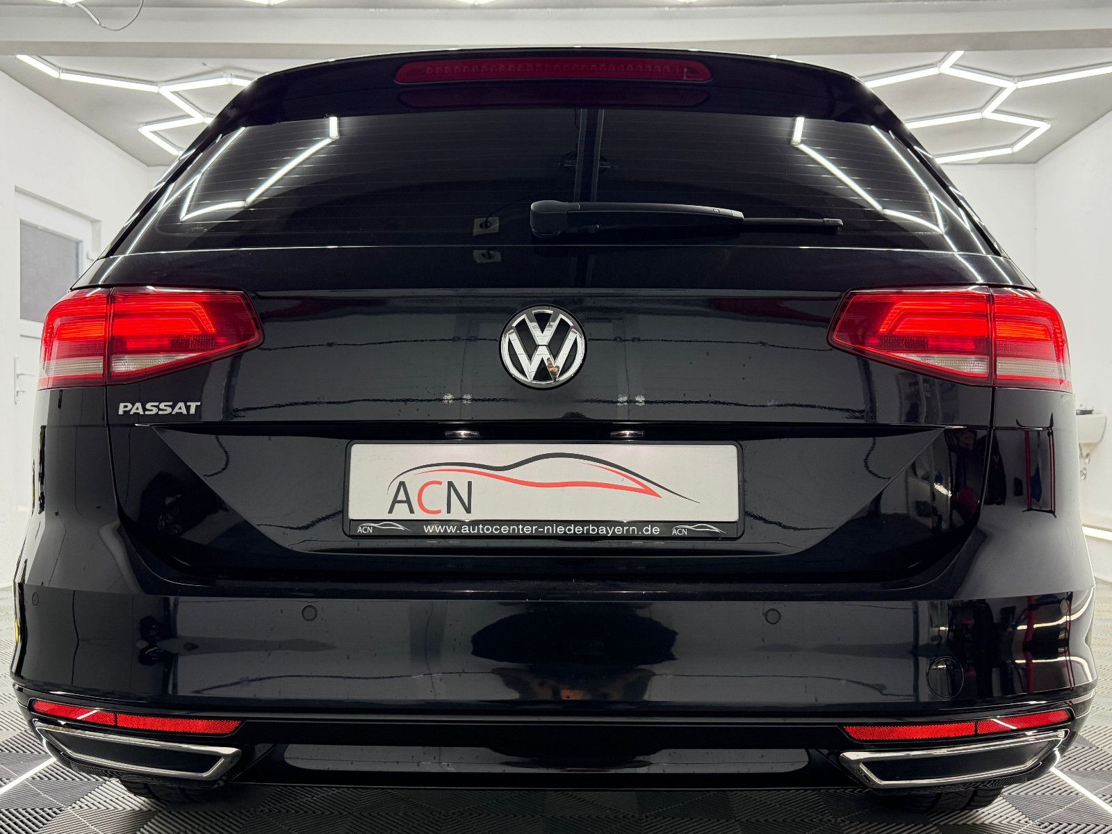 Fahrzeugabbildung Volkswagen Passat Variant Comfortline/ACC/HuD/LED/MASSAGE
