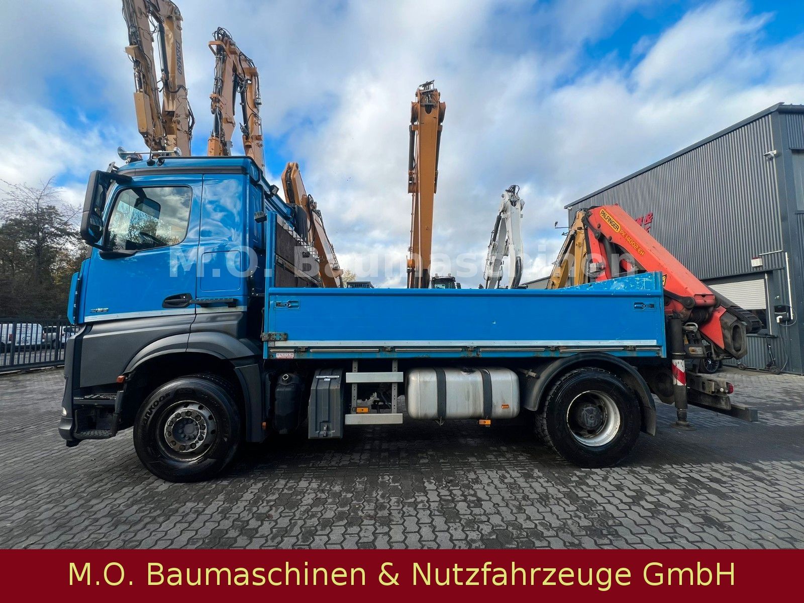 Fahrzeugabbildung Mercedes-Benz Arocs 2158 / Palfinger PK 14002