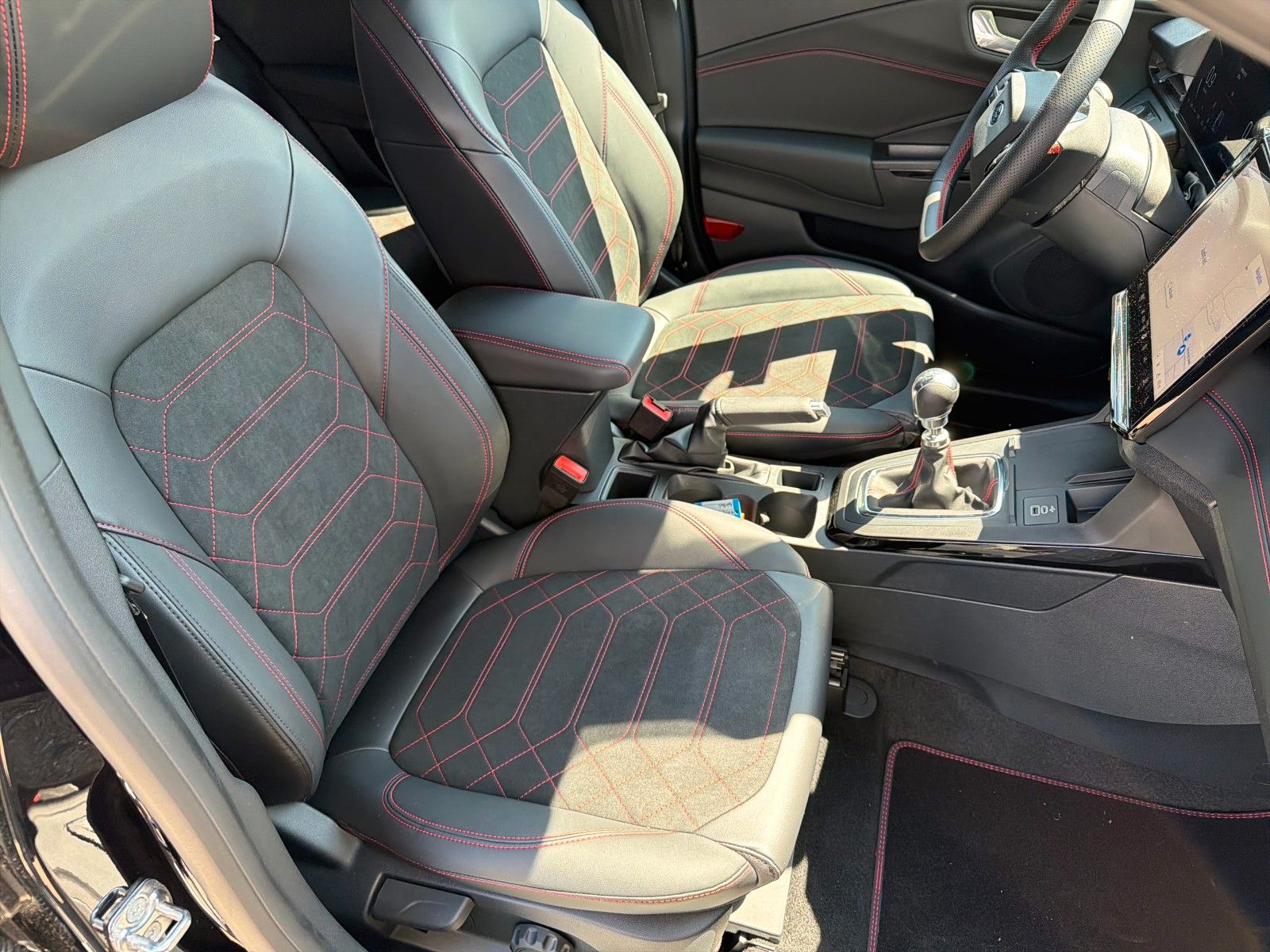 Fahrzeugabbildung Ford Puma ST-Line X, FAHRASSISTENZPAKET