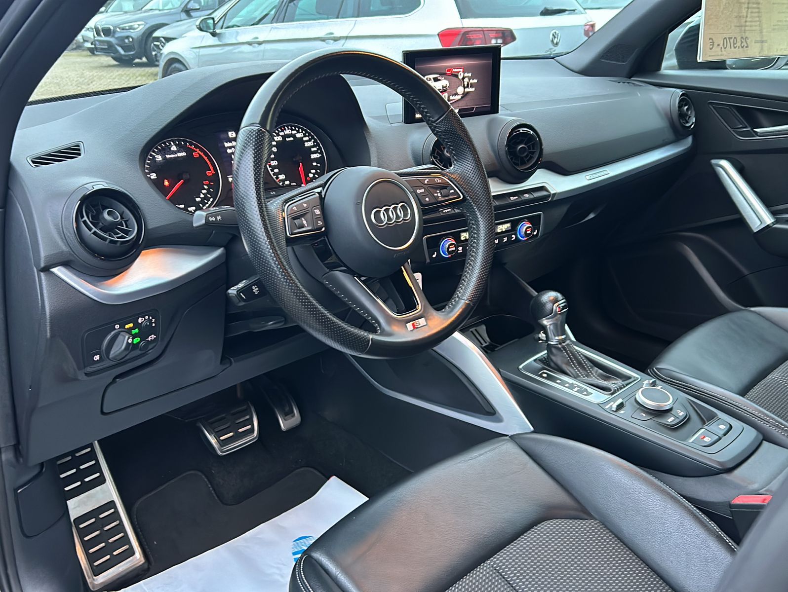 Fahrzeugabbildung Audi Q2 2.0 TDIS-Line Sport-Paket / Plus