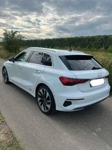 Audi A3 35 TFSI S tronic S line Sportback S line - Audi A3: Weiß, Sportback Line