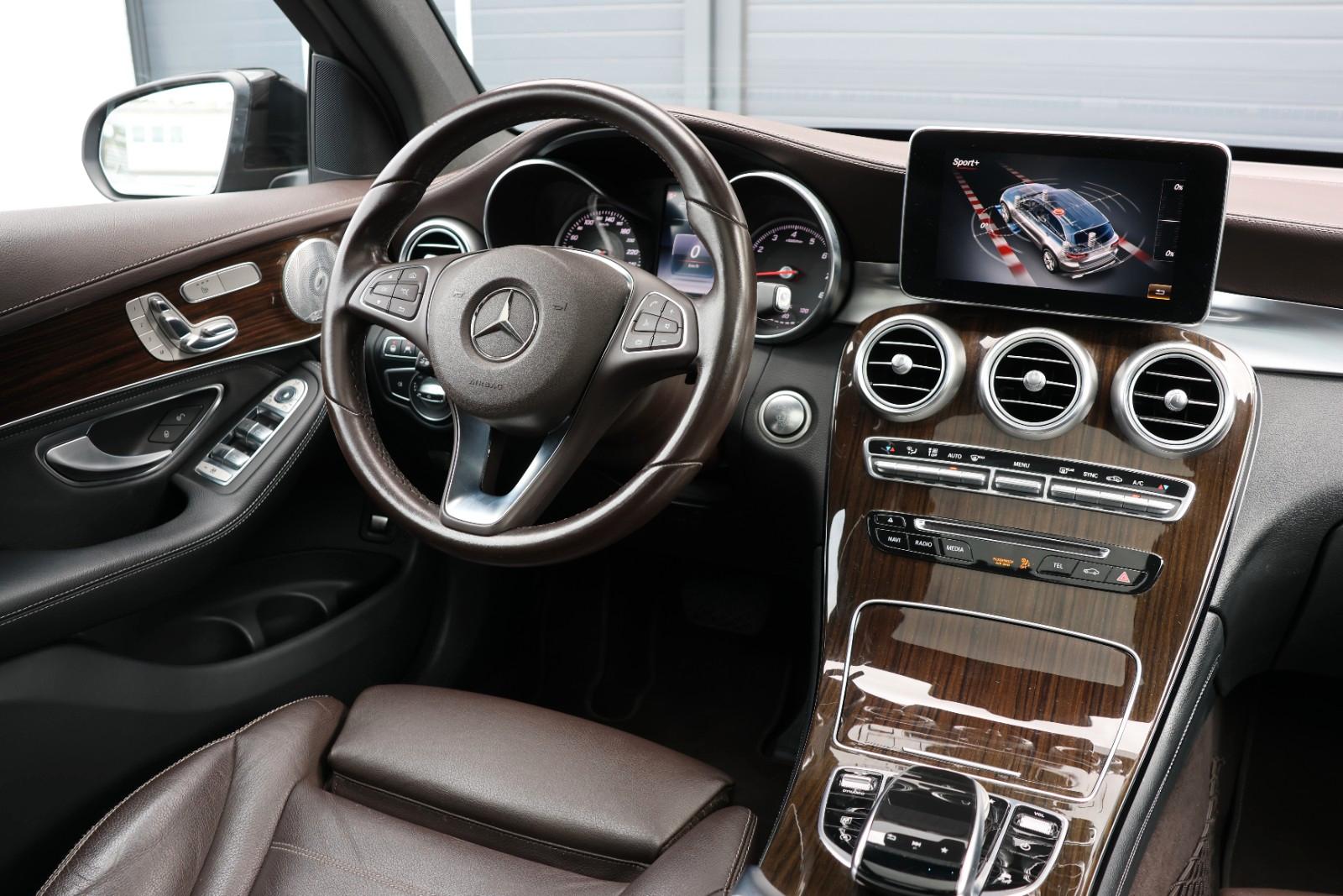 Mercedes-Benz GLC 300 4MATIC/ACC/Burmester/PANO/SHZ/TTW/KAMERA