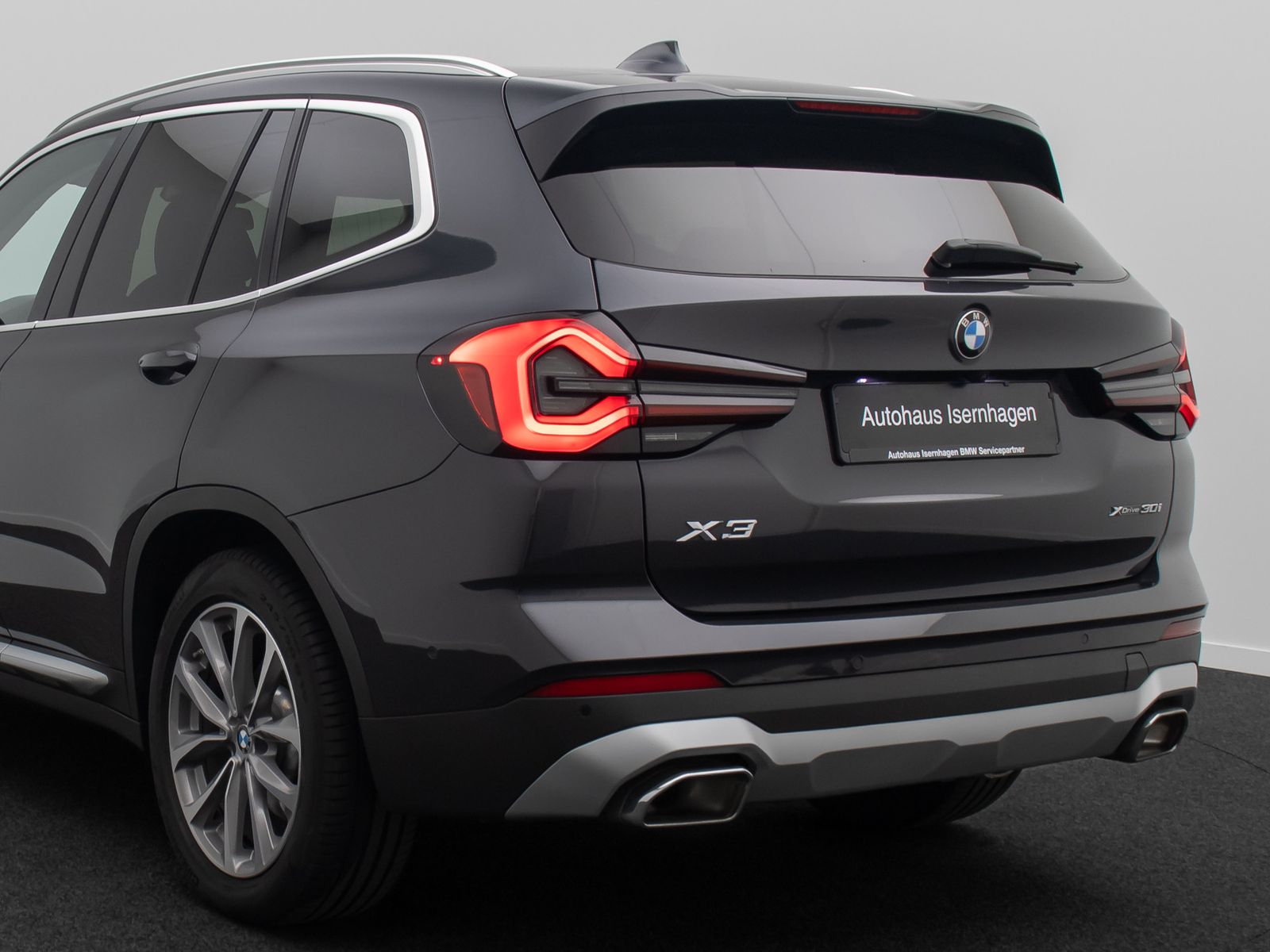 Fahrzeugabbildung BMW X3 xD30i  DAB Kamera HiFi AHK Panorama Laser 19"
