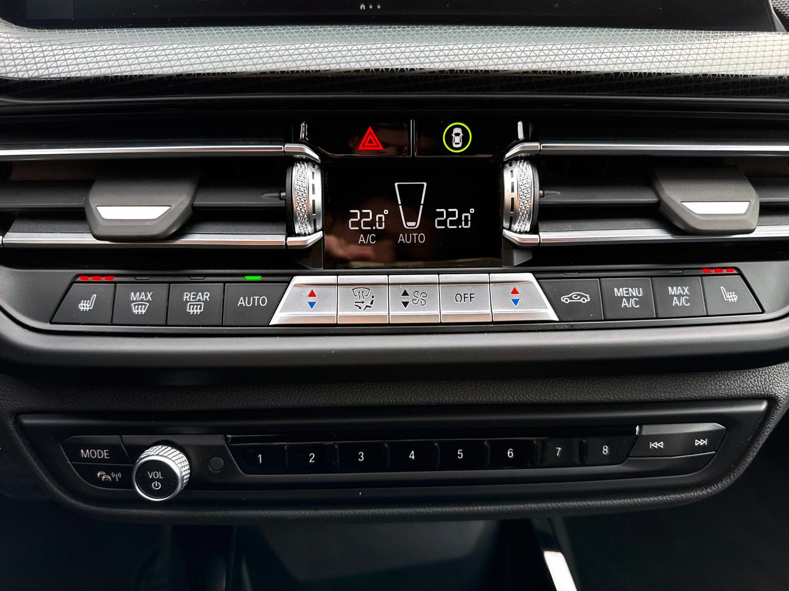 Fahrzeugabbildung BMW 118i M-Sport Steptr. LED ACC NAVI PDC KAM LHZ