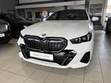 BMW 540d xDrive M Sportpaket Pro Sitzklima HeadUp - mit Diesel-Antrieb: Weiß, Panorama-Dach, Limousine