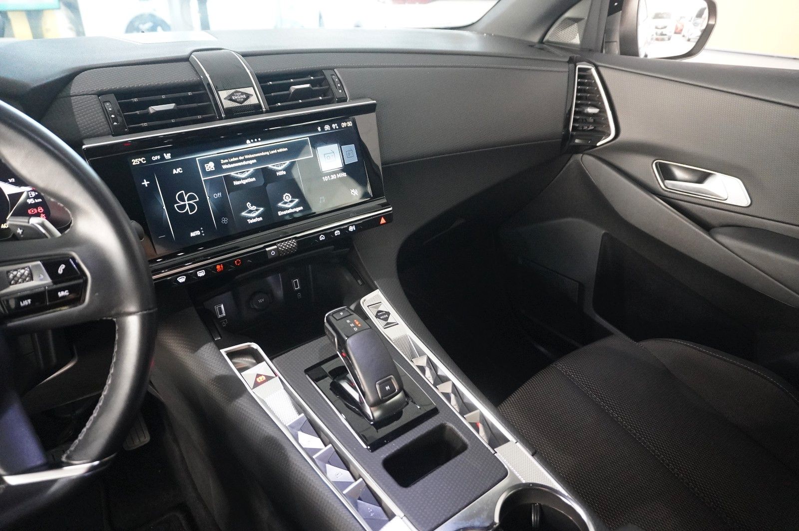 Fahrzeugabbildung DS Automobiles DS7 (Crossback) 1.5D BASTILLE+ NAVI/LED/360°/DAB