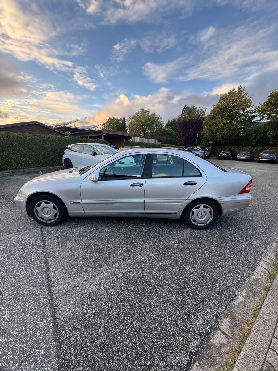 Mercedes-Benz C 180